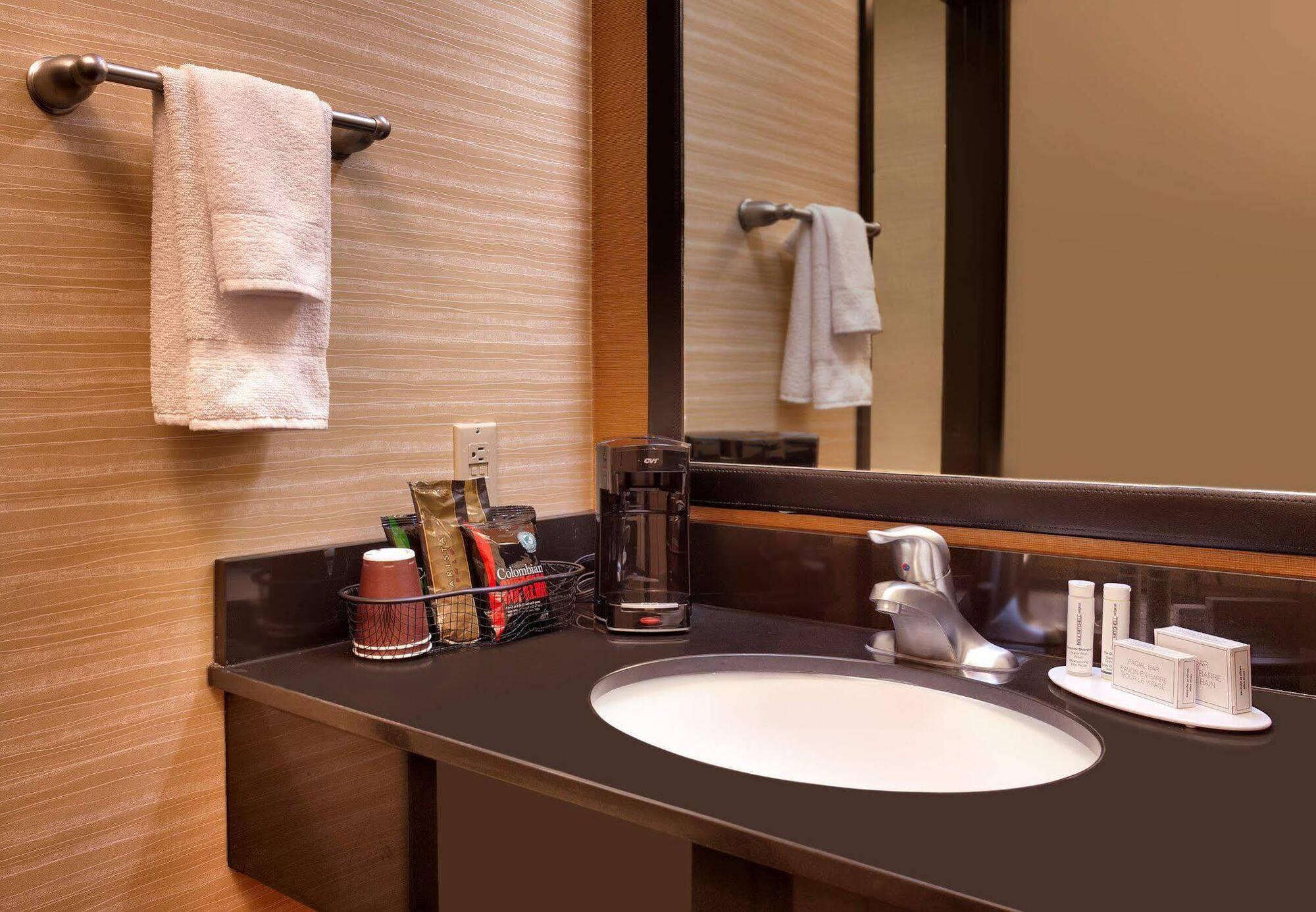 Courtyard By Marriott Salt Lake City Downtown Ngoại thất bức ảnh