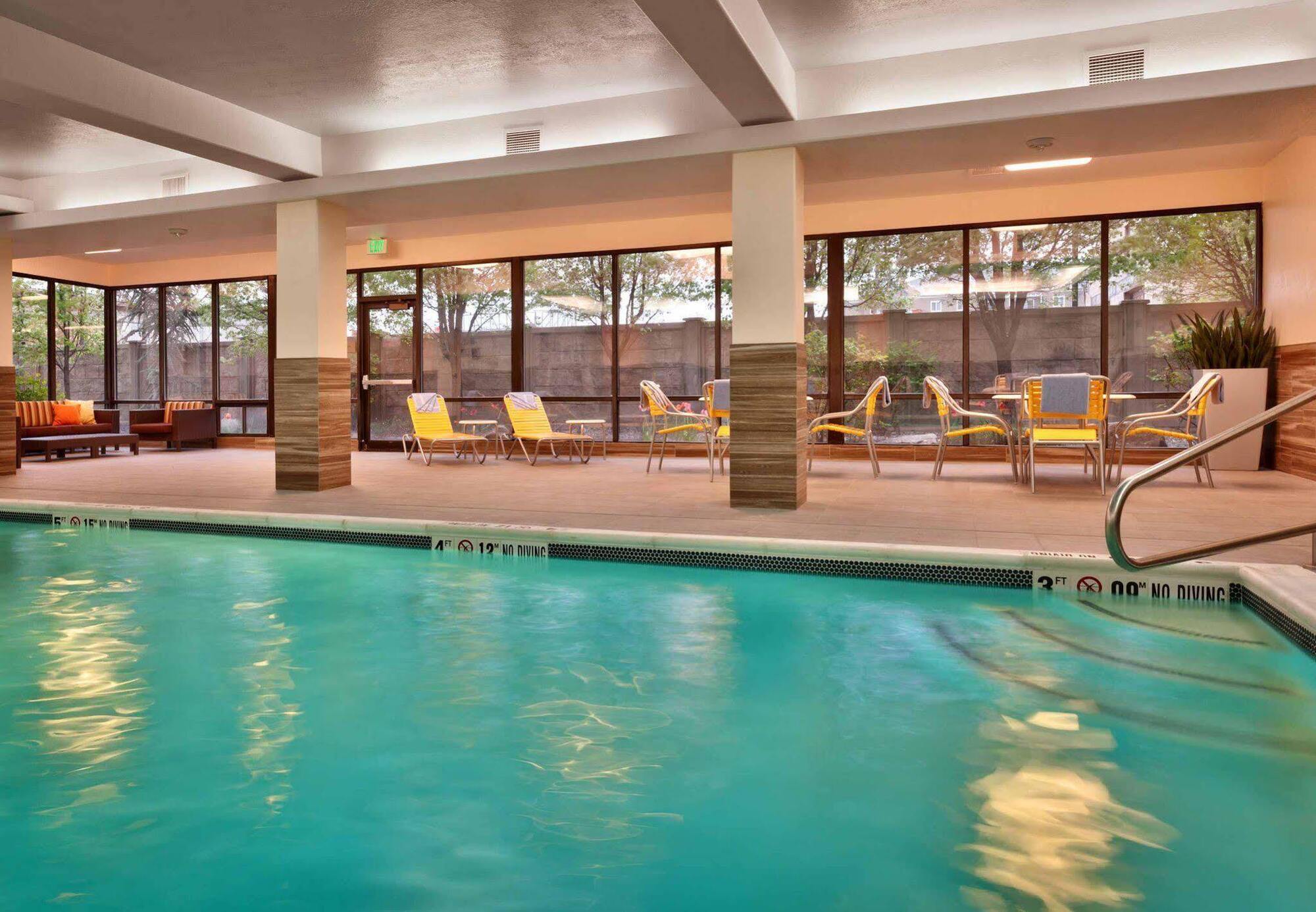 Courtyard By Marriott Salt Lake City Downtown Ngoại thất bức ảnh